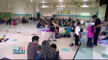Ruiz Elementary School Host "Reading Picnic With Parents"