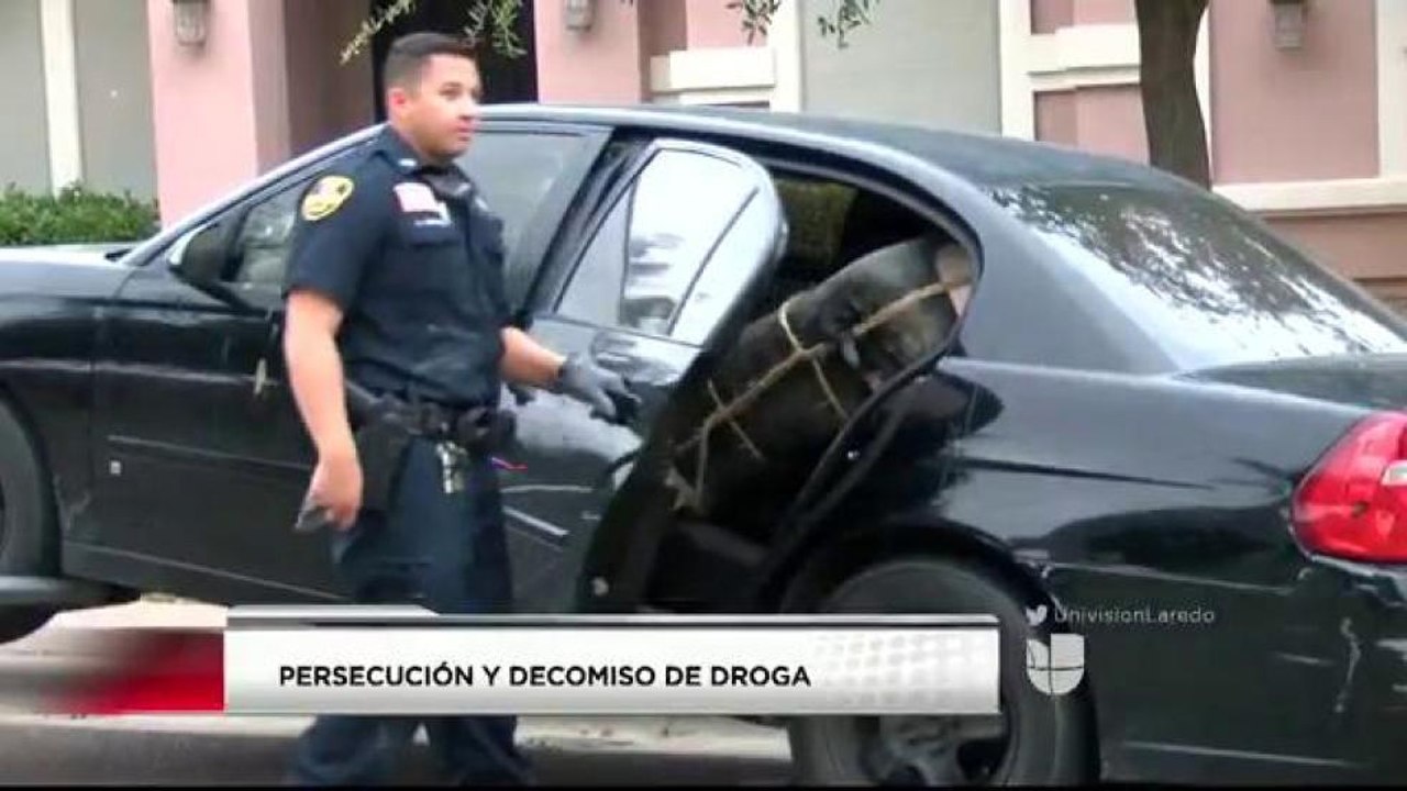 Policía persigue vehículo que transportaba marihuana