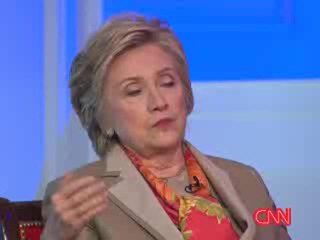 Hillary: Trump debe preocuparse menos de las elecciones