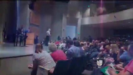 Representante Coffman realiza foro comunitario