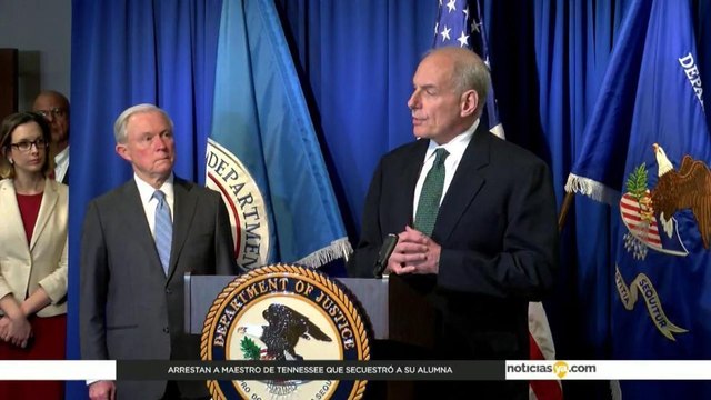 Visitan Kelly y Sessions la frontera de El Paso