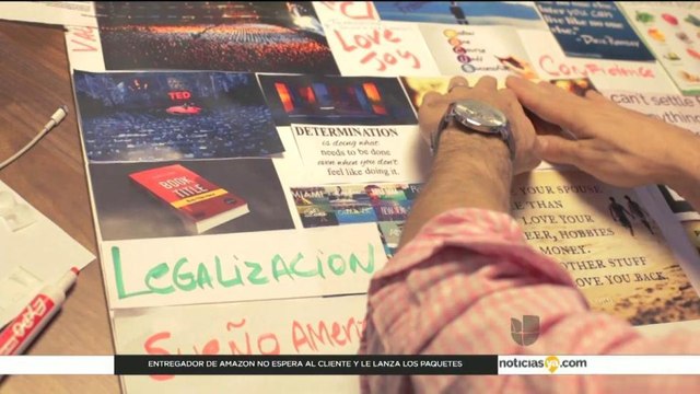 Hispanos utilizan los tableros de visión para lograr sueños y metas