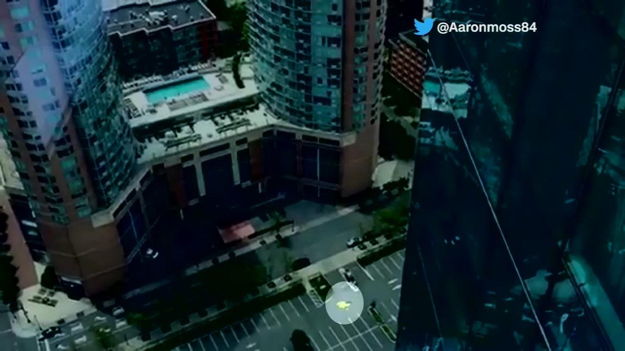 Fallece marino de San Diego durante exhibición de paracaidismo
