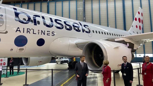 Le personnel de Brussels Airlines manifeste lors de la présentation du nouveau logo
