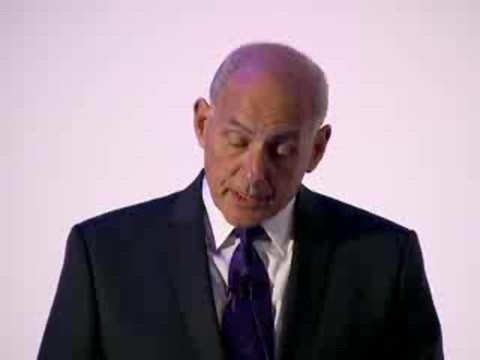 Secretario de Seguridad Nacional anuncia nuevas medidas para viajeros