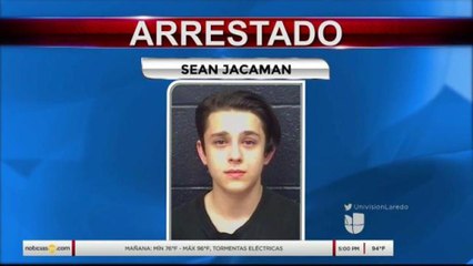 Jóven atropella en dos ocasiones a guardia de seguridad.