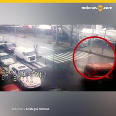 Embisten a transporte escolar en la Ciudad de México