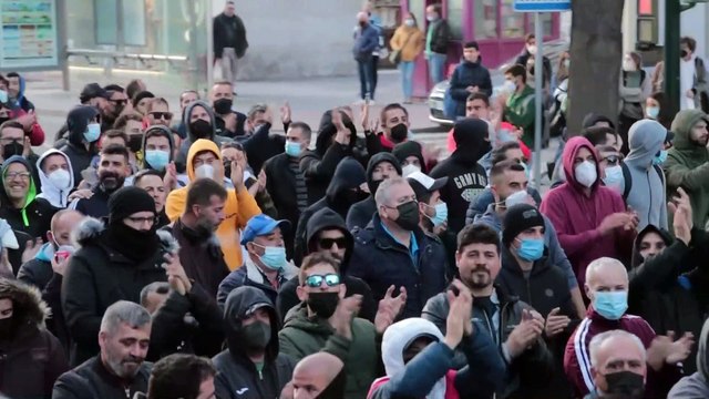 La huelga del metal en Cádiz sigue con barricadas, cortes de trafico y enfrentamientos