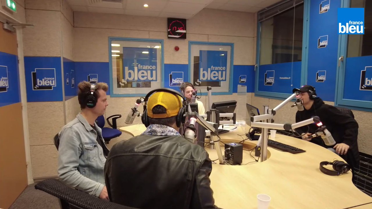 Tony, Boris et Hakob chantent "La rivière de notre enfance" en direct