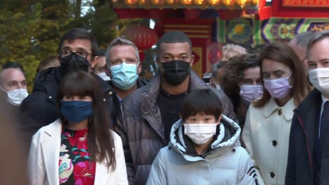 Les deux pandas du zoo de Beauval baptisés en présence de Kylian Mbappé