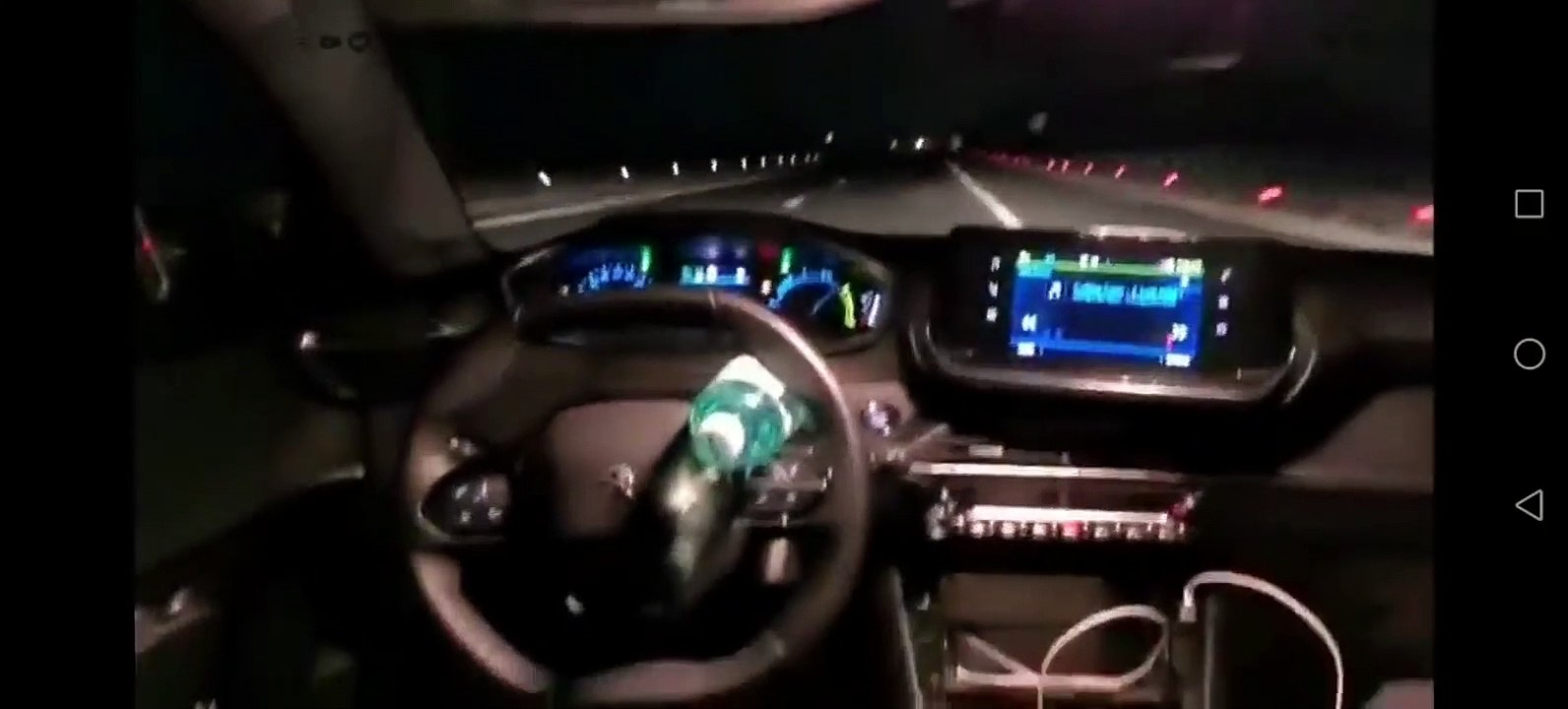 Il invente un autopilot Peugeot fait maison mais ce n'est pas très concluant