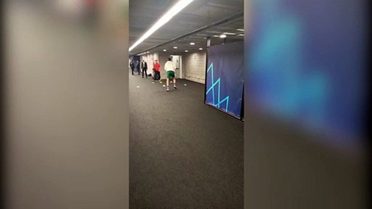 Atp Finals Torino, scatti brevi e controllo palla: Medvedev si allena per il match con Sinner