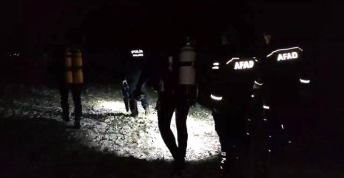 İznik Gölü'nde kayıp kardeşleri arama çalışmaları devam ediyor