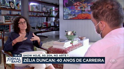 O canal Arte 1, do Grupo Bandeirantes, transmite o show em comemoração ao vivo. O repórter Juliano Dip bateu um papo com a artista.