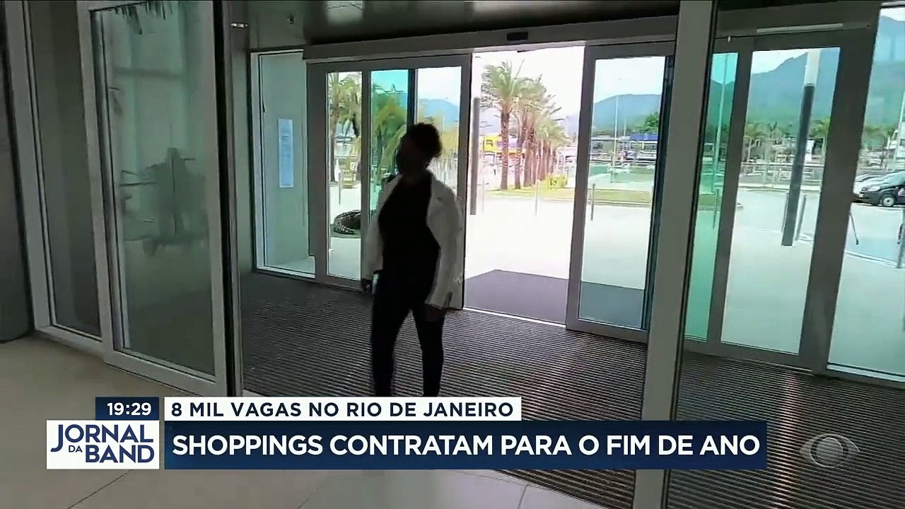 Agora vamos falar de emprego. A retomada do movimento nos shoppings trouxe oportunidade de trabalho pra muita gente. Mais notícias em youtube.com/bandjornalismo #bandjornalismo #jornaldaband