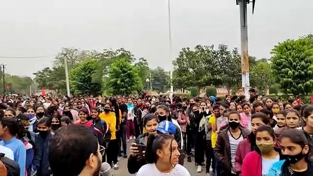 विद्यार्थी परिषद का रन विद लाडली मैराथन, कोविड प्रोटोकॉल गायब