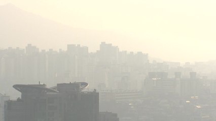 [날씨] 어제보다 더 포근...곳곳 초미세먼지 '나쁨' / YTN