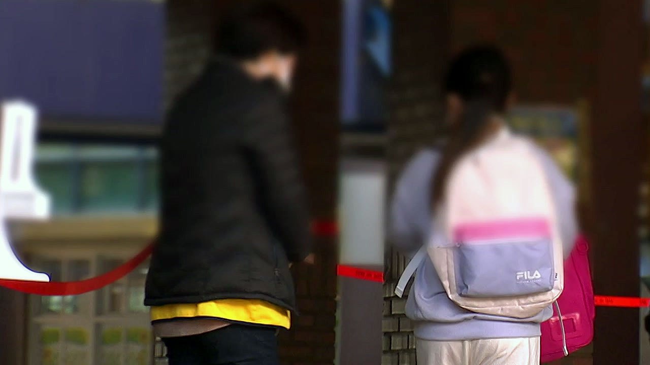 [더뉴스] 다음 주부터 전면 등교...확진자 증가 속 준비 상황은? / YTN