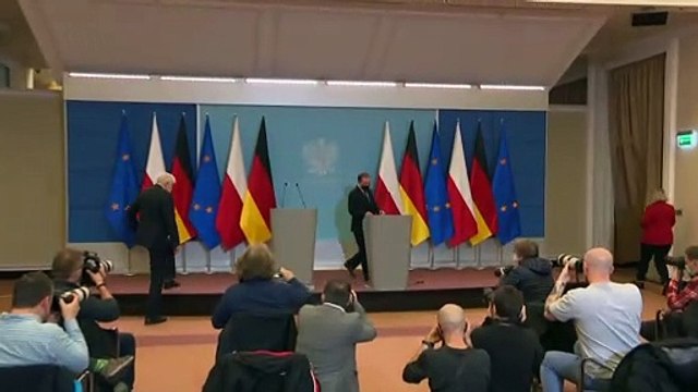 Мигранты улетают