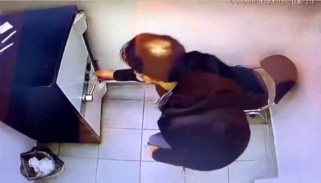 Çalıştığı döviz bürosunu böyle soydu: 3 milyon lira değerinde döviz çaldı