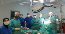 Türkiye'de bir ilk gerçekleştirildi...Hastayla konuşarak yapılan 6 saatlik ameliyat