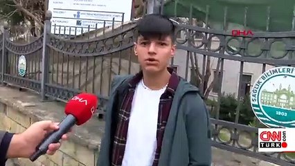 Duraktaki otobüse arkadan çarptı