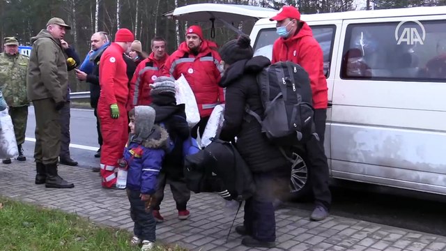 Göçmenler Belarus-Polonya sınırındaki kampı boşalttı