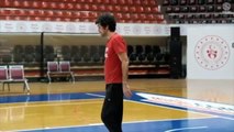 GAZİANTEP - Gaziantep Basketbol Başantrenörü Tutku Açık'tan taraftara destek çağrısı