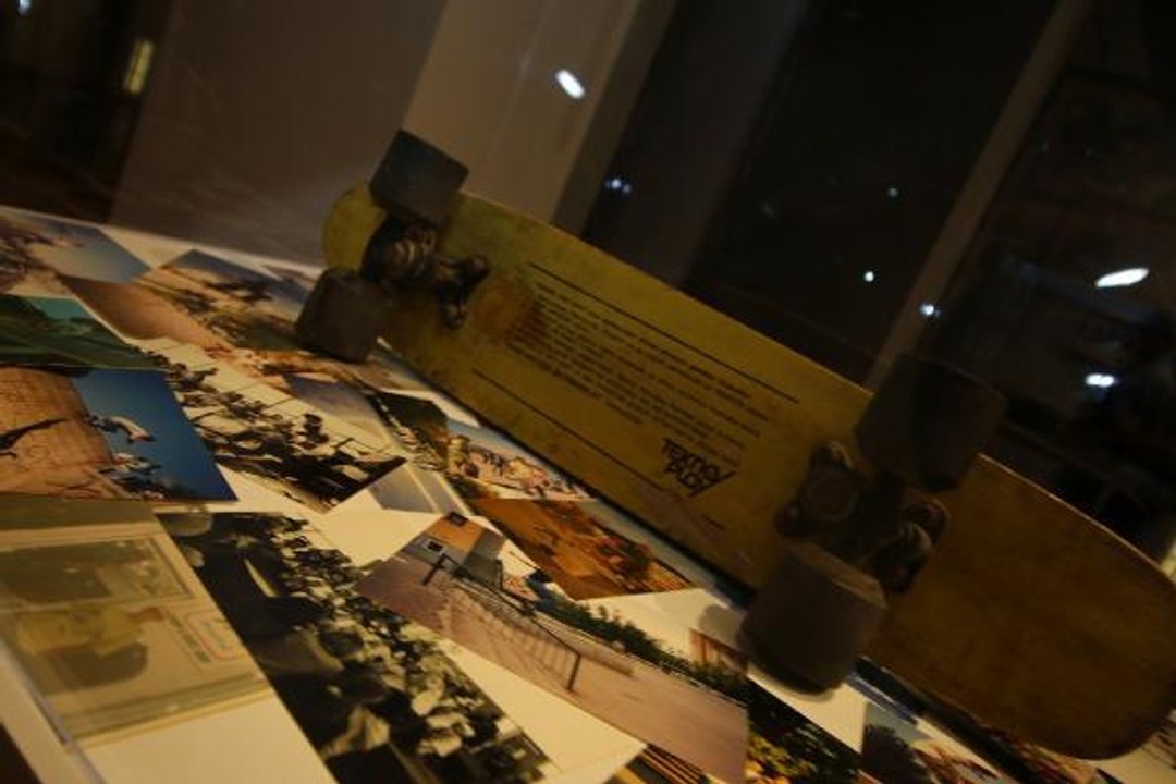 TÜRKİYE'DE ÜRETİLEN İLK KAYKAY, "BURASI KAYKAY PARKI DEĞİL" SERGİSİNDE