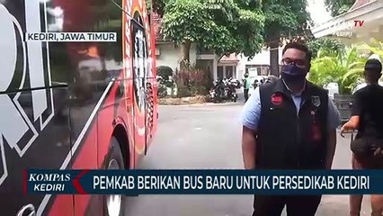 Pemkab Kediri Berikan Bus Baru Untuk Tim Persedikab
