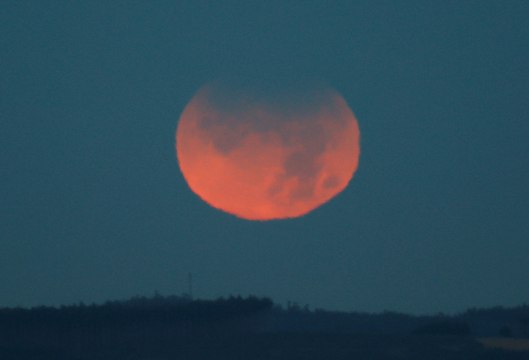 Así se vio el eclipse lunar parcial