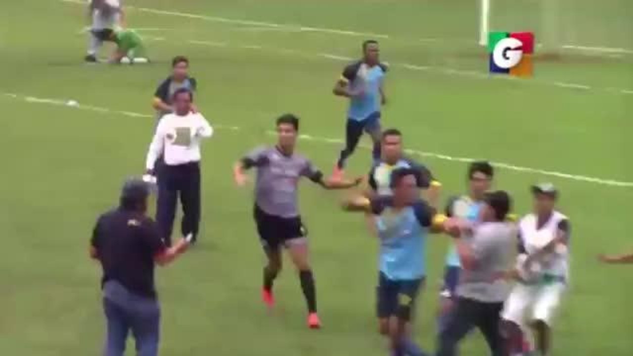 PELEA CAMPO DE JUEGO.mp4