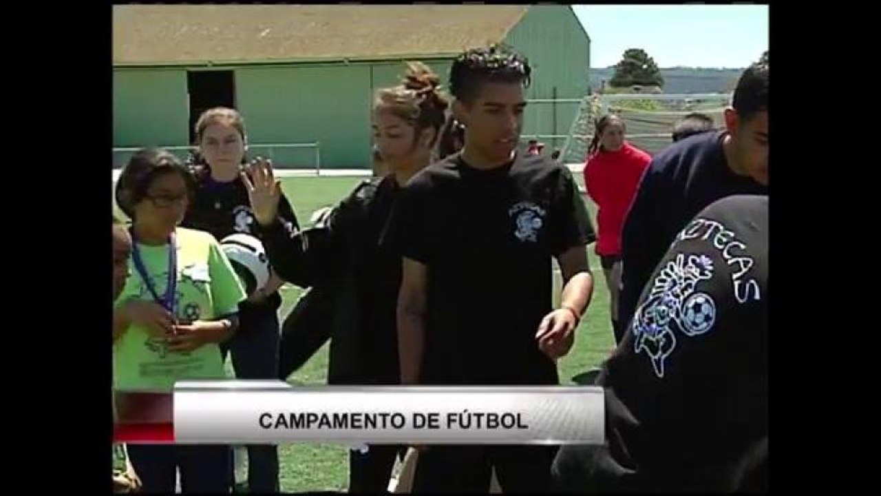 VIDEO: Campamento de fútbol en Watsonville por entrenadores "Aztecas"