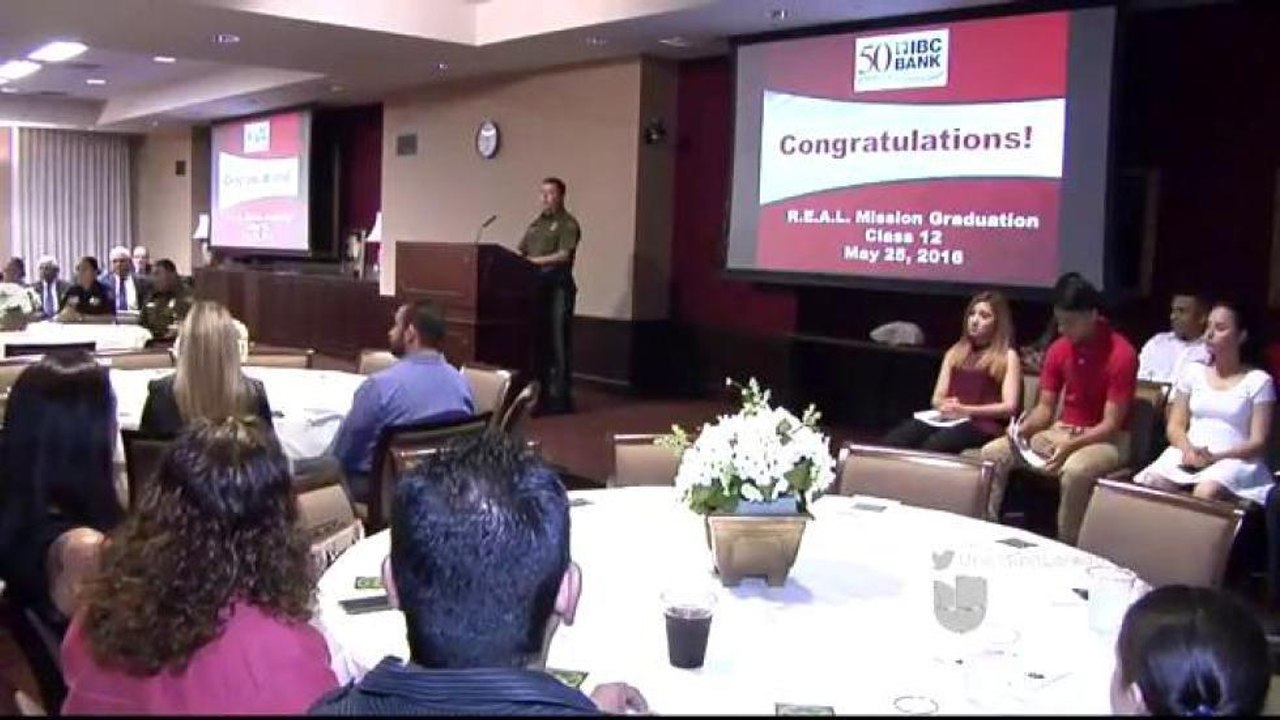 Jóvenes se Gradúan de Programa de Liderazgo