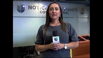 Precandidato Bernie Sanders llega a la cuidad de Santa María.