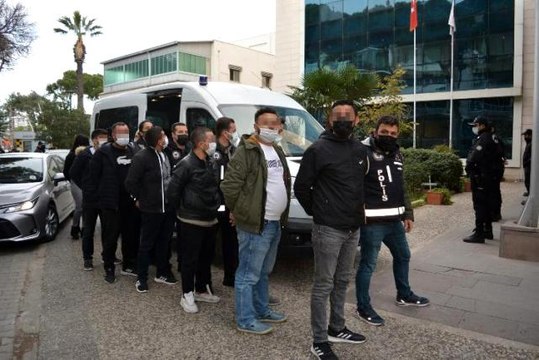 Silah kaçakçılığı ve uyuşturucu ticareti operasyonunda 7 tutuklama