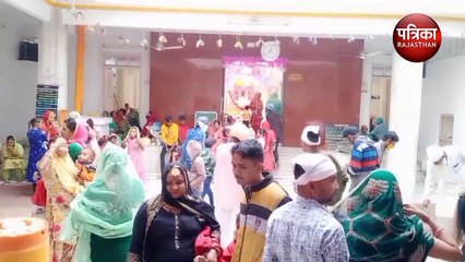 VIDEO : कीर्तन कर किया गुरु का गुणगान, मत्था टेक की अरदास