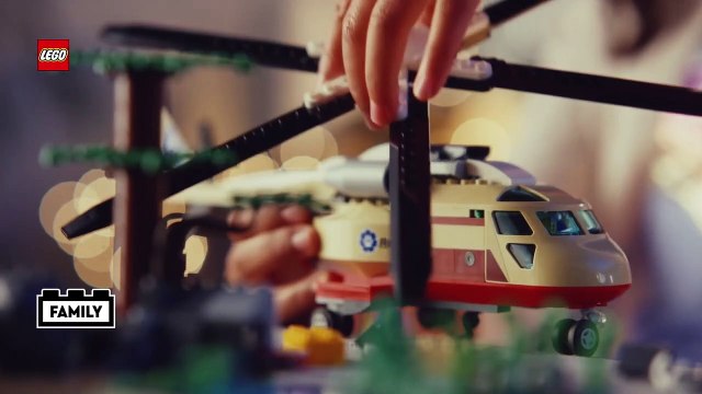 Anything can happen when you put LEGO bricks into kids hands. Anuncio de Navidad de LEGO 2021