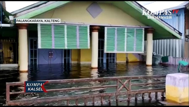 Khawatir Pencurian, Korban Banjir Kalteng Pilih Bertahan di Rumah dan Enggan Mengungsi