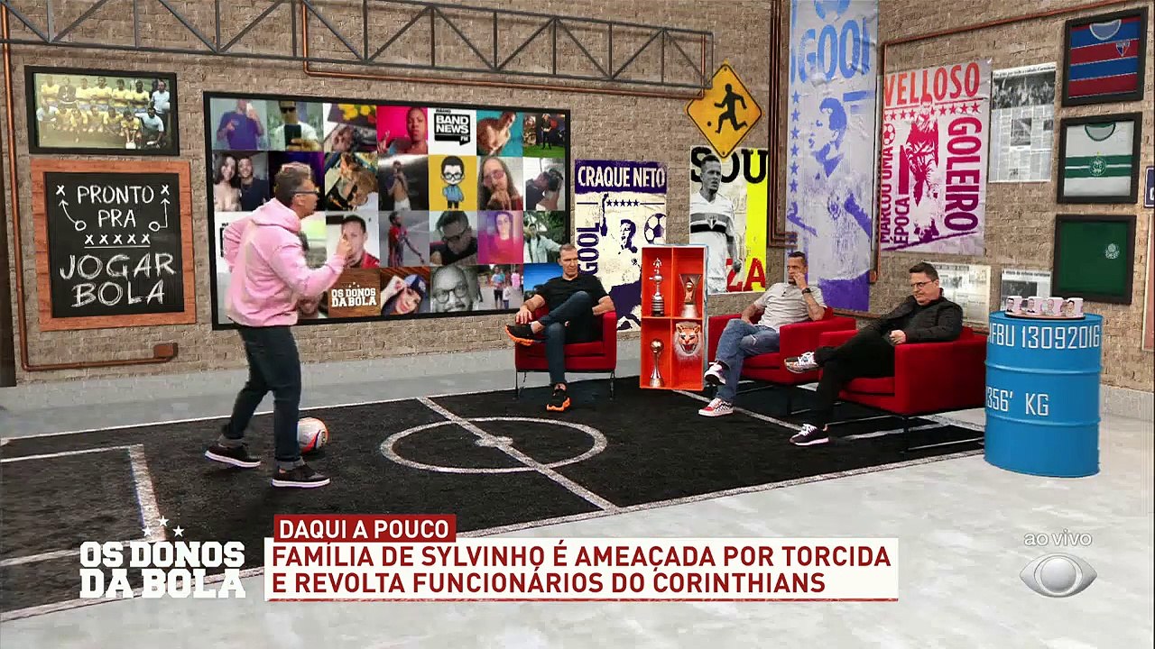 Que moral hein bicho? O Craque Neto apareceu no jornal 'Marca', da Espanha, falando sobre Neymar. Tá com moral ou não nosso apresentador?#OsDonosDaBola #Neto #Neymar