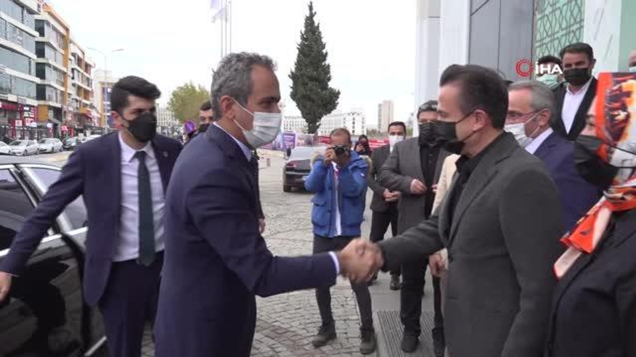 Bakan Özer: "İki ay içerisinde tüm Türkiye'de OSB'lerde mesleki eğitim merkezlerini açacağız"