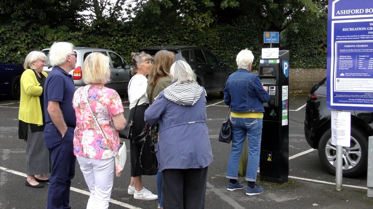 Tenterden shoppers share frustration as town centre car parks refuse cash payments