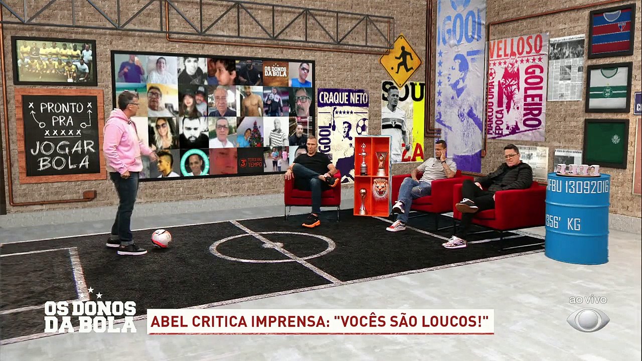 O técnico Abel Ferreira voltou a cutucar a imprensa brasileira... Dessa vez, ele afirmou "vocês são loucos"... Português tá muito perninha?#OsDonosDaBola