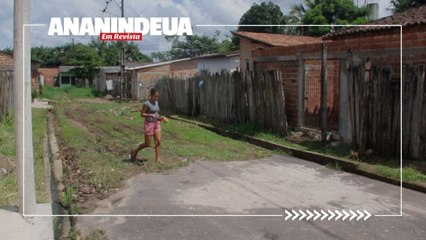 Rua Airton Sena: metade asfalto, metade mato