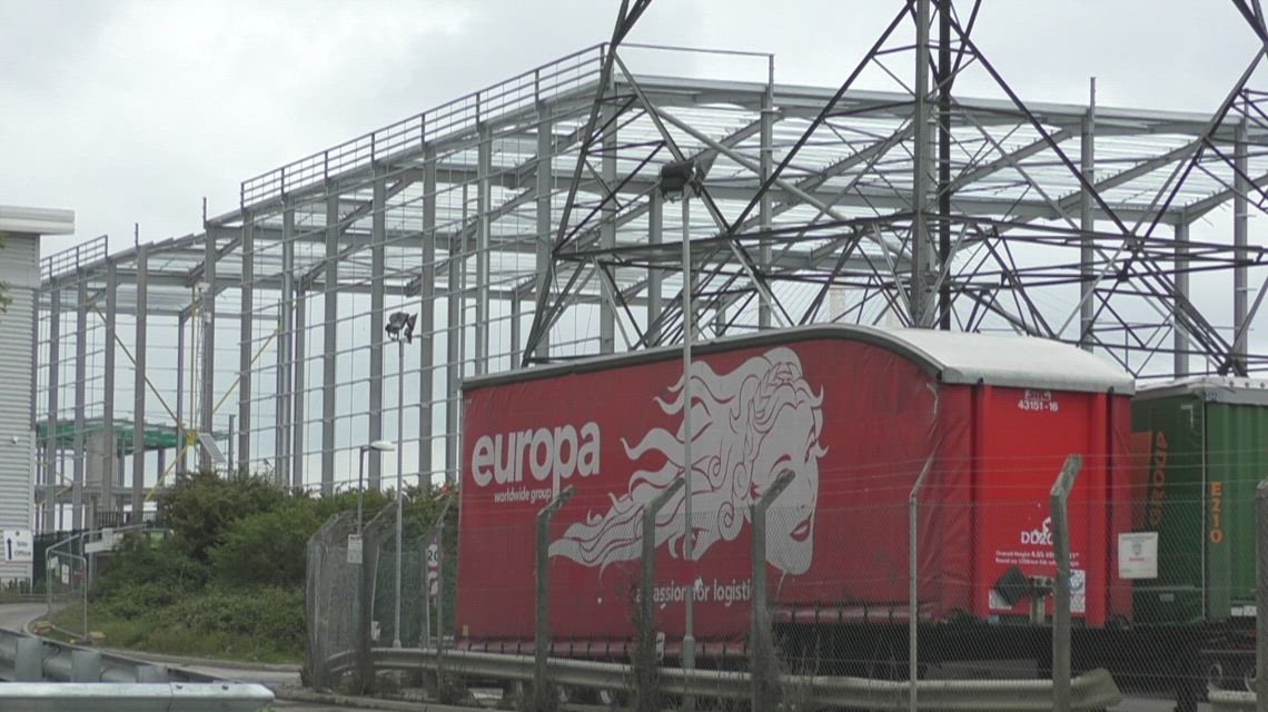 Kent Business leaders say new Amazon warehouse will boost Dartford economy