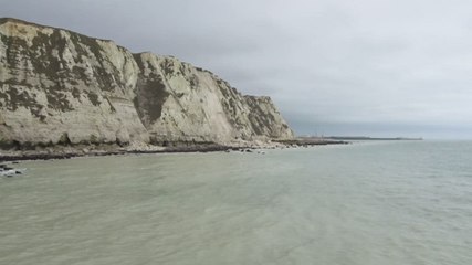 Footage captures White Cliffs of Dover eroding