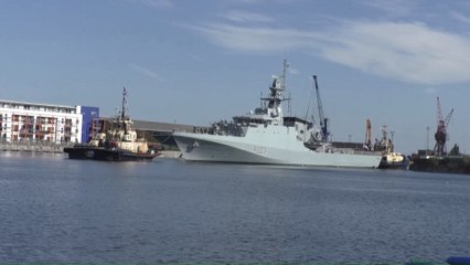 HMS Medway helps seize £166 million of drugs