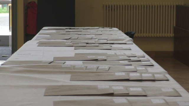 Thousands of teenagers in the UK and Kent call Childline in fear of exam results