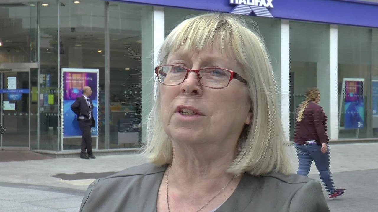 Should have the images of Princess Charlotte been published?