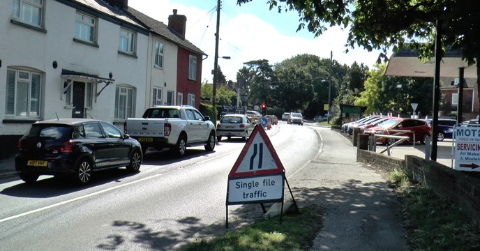 Motorists suffer long delays in Sutton Valence